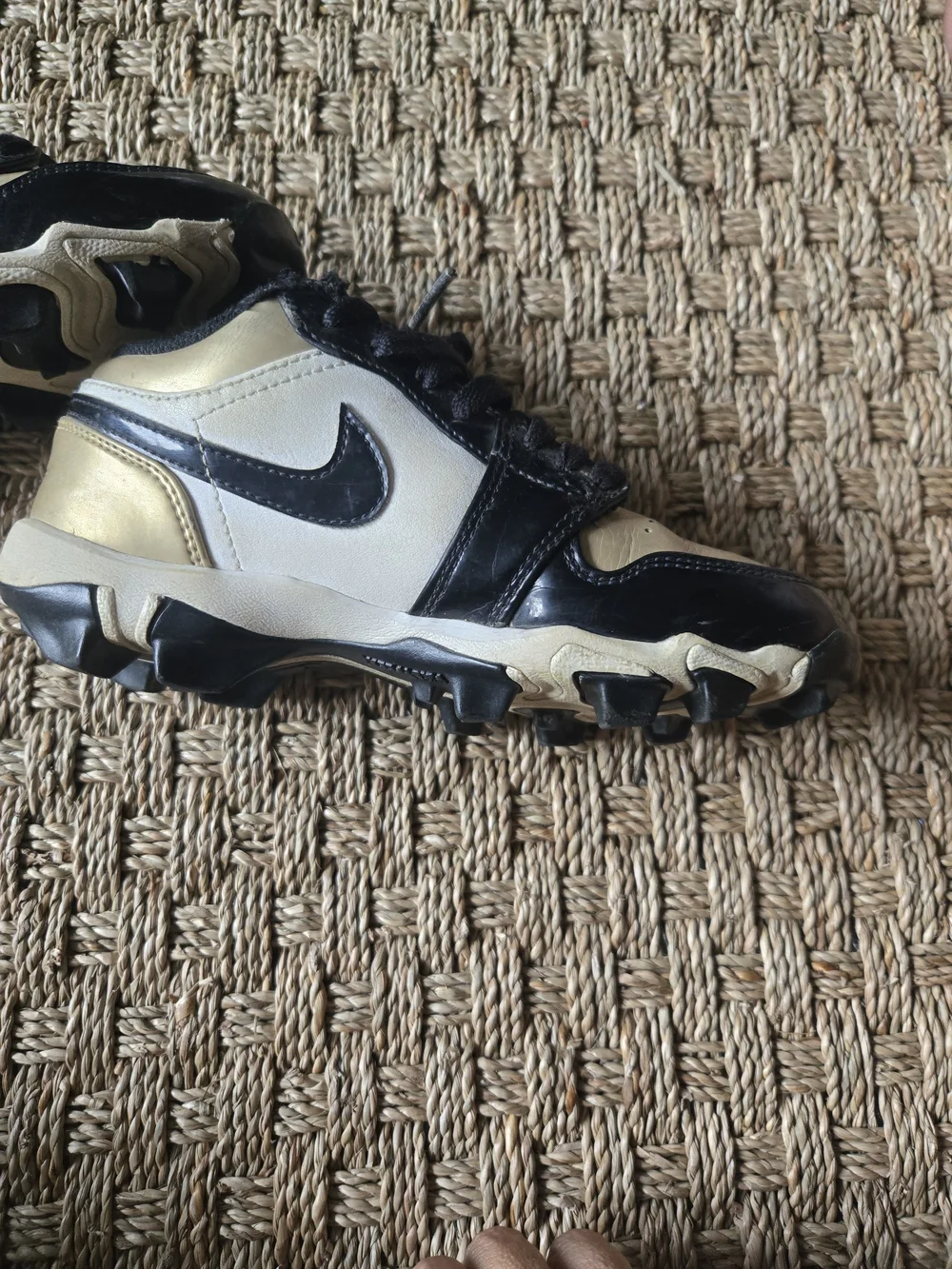 Nike Air Jordan 1 Low Youth Cleats Gold Black White Size 2Y